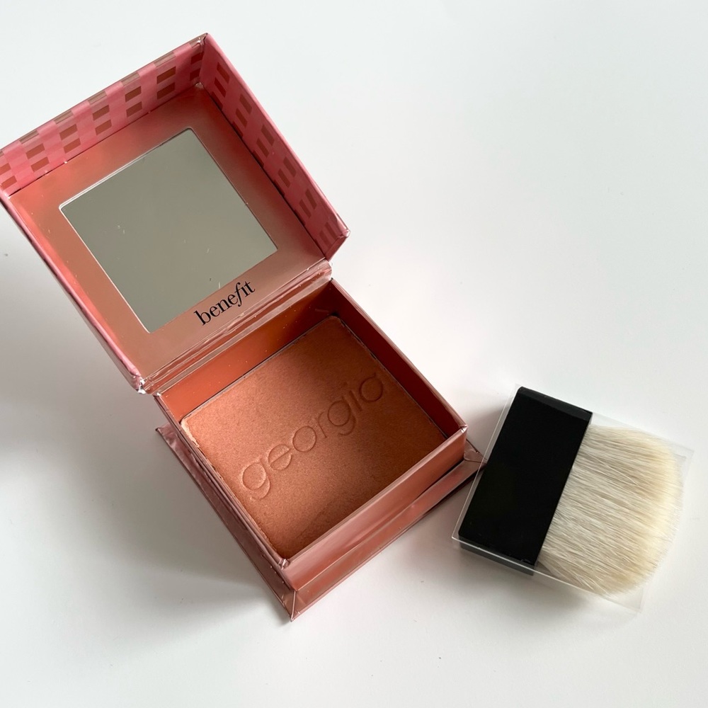 NEW Benefit Georgia Blush